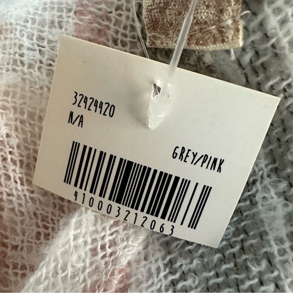 Altar'd State Triangle Shape Oversized Pink White Gray Fringed Scarf Wrap - Picture 11 of 11